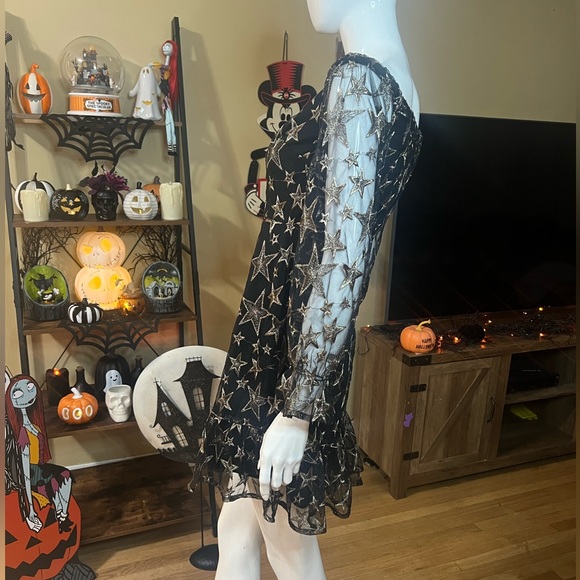 NWOT Sam Edelman Women’s Star Embroidery Off The Shoulder Dress SZ 4 ✨🖤⭐️ - Picture 4 of 11